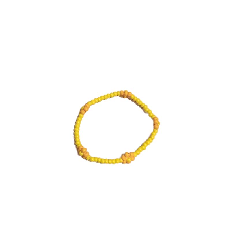 Pulsera de cuentas con decoración floral