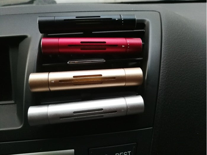 Tapones ambientadores en las rejillas de ventilación del coche