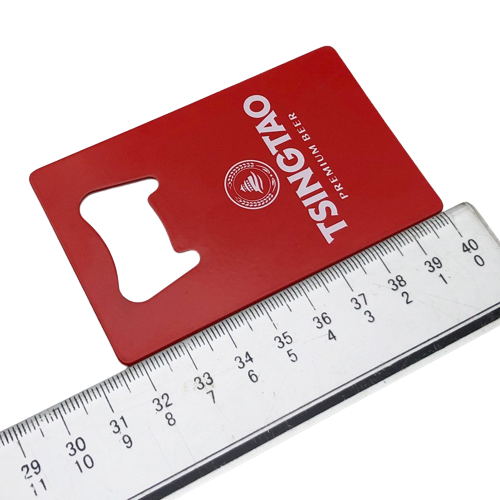 Abridor de botellas con forma de tarjeta de crédito