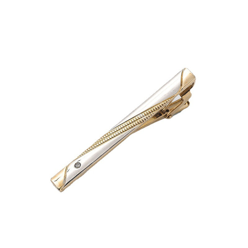 Pince à cravate dorée tendance