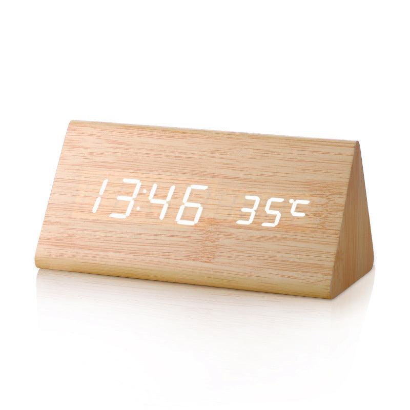 Reloj de madera LED con control de sonido triangular