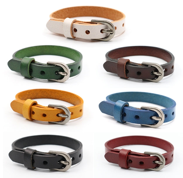 Pulsera de cuero con letras