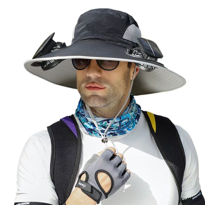 Sombrero solar con dos ventiladores y carga solar para uso en exteriores en verano.