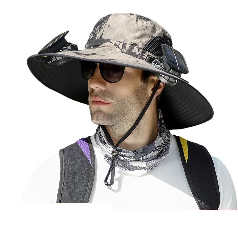 Sombrero solar con dos ventiladores y carga solar para uso en exteriores en verano.