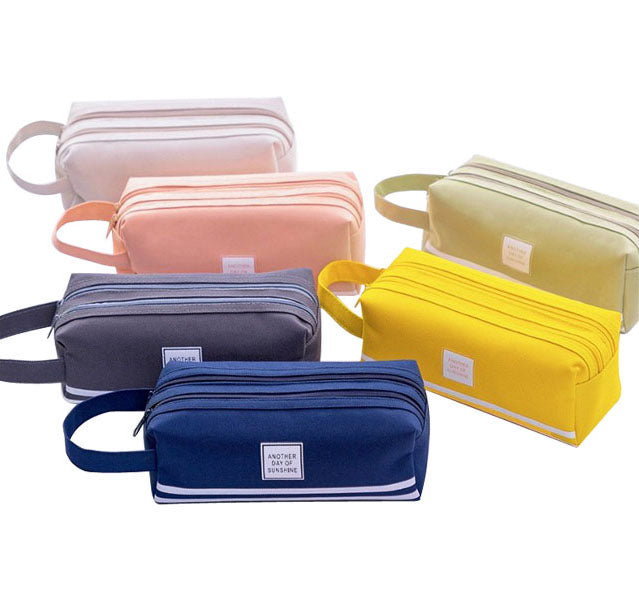 Trousse à crayons compacte et pratique pour les voyages 