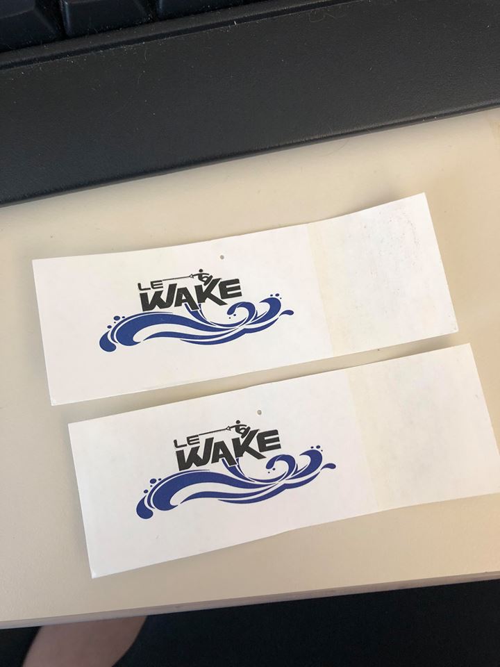 Papiers adhésifs pour voiture 