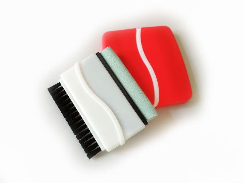 Brosse pour clavier avec essuie-écran 