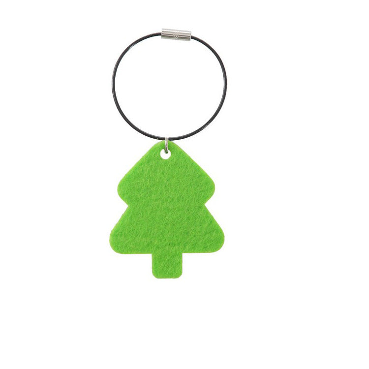 Le pendentif en feutre du sapin de Noël 