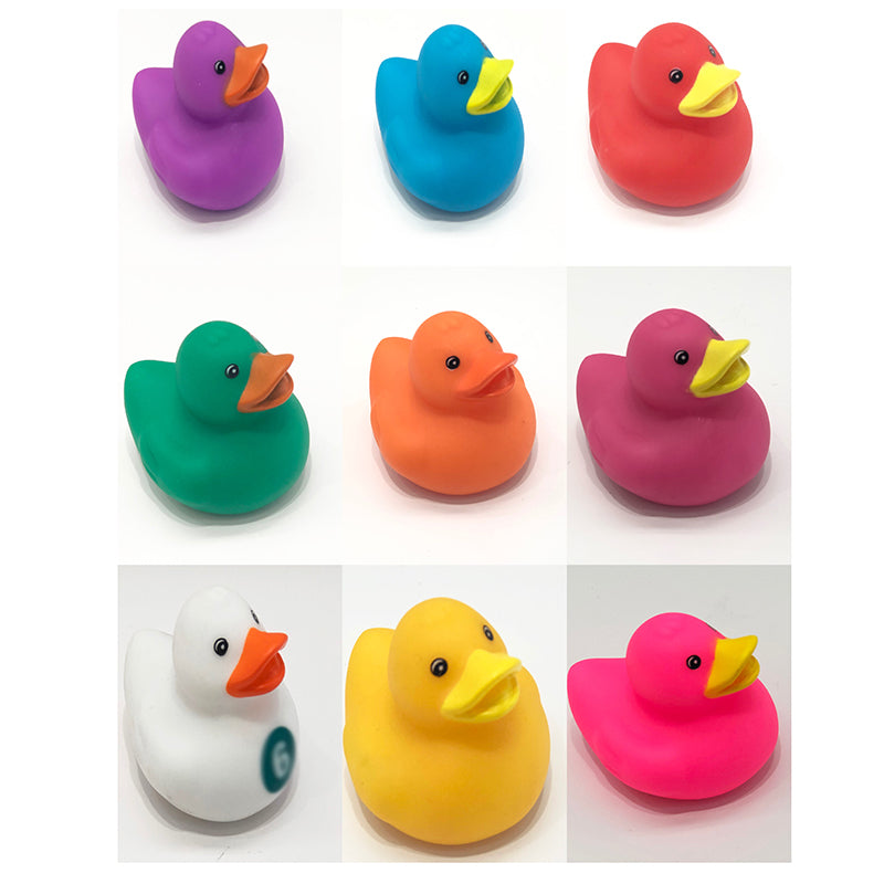Canard en caoutchouc coloré 
