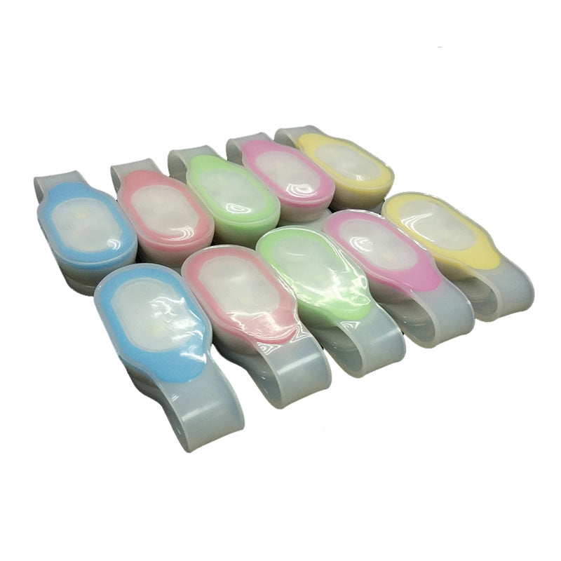 Bracelet magnétique en silicone pour course de nuit 