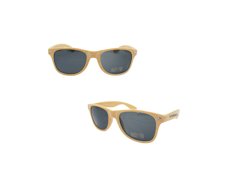 Lunettes de soleil en bois imitation