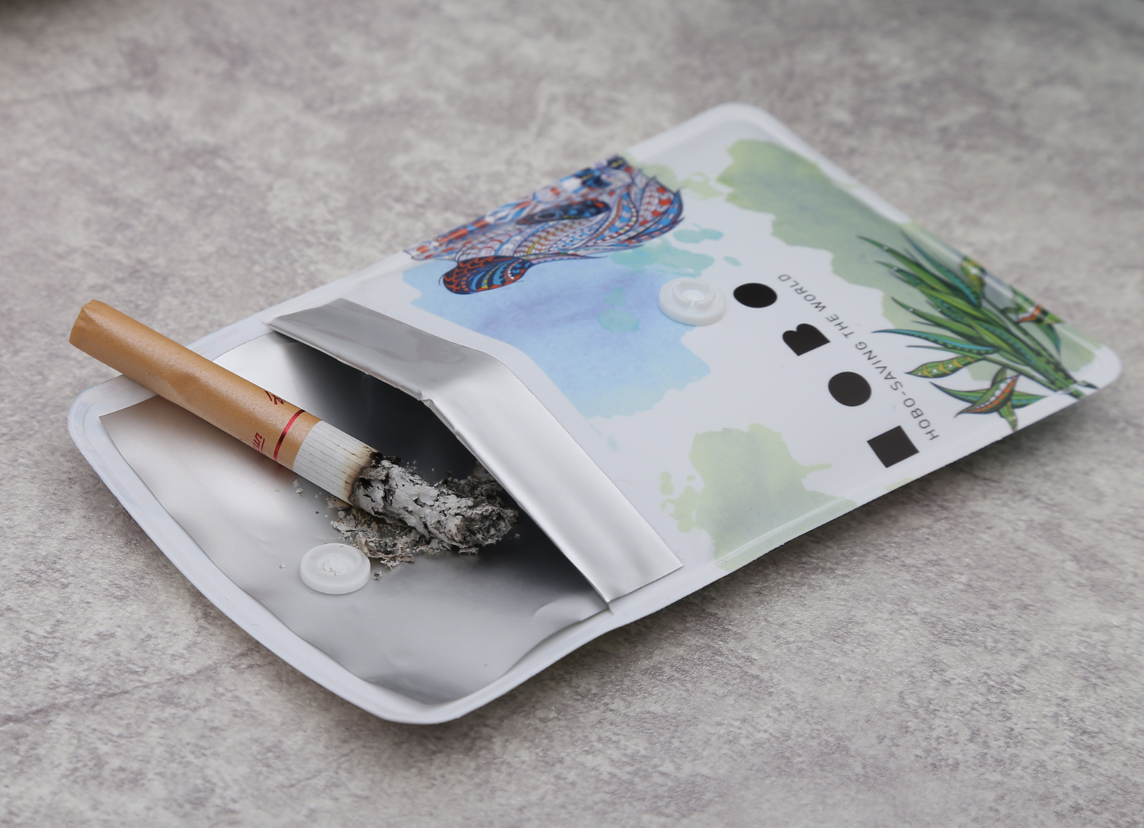 Sac à cigarettes en frêne