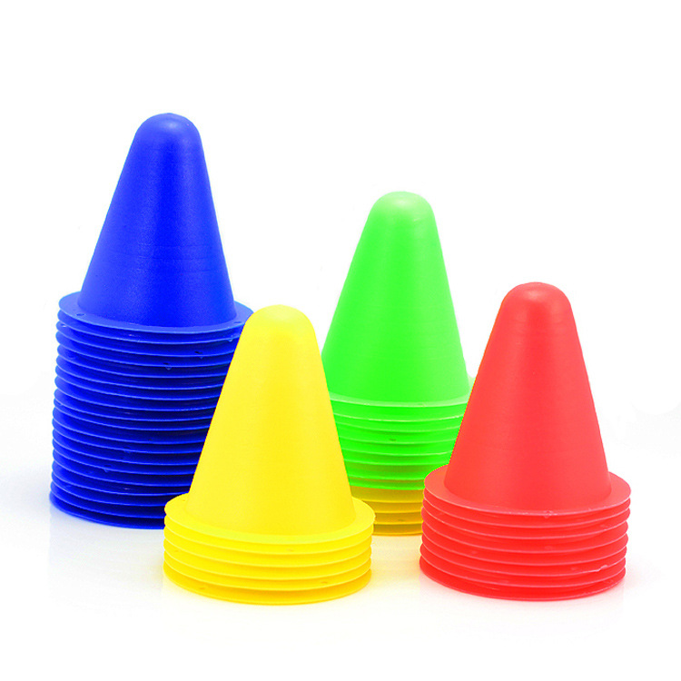 Cônes de sport en plastique pour l'entraînement