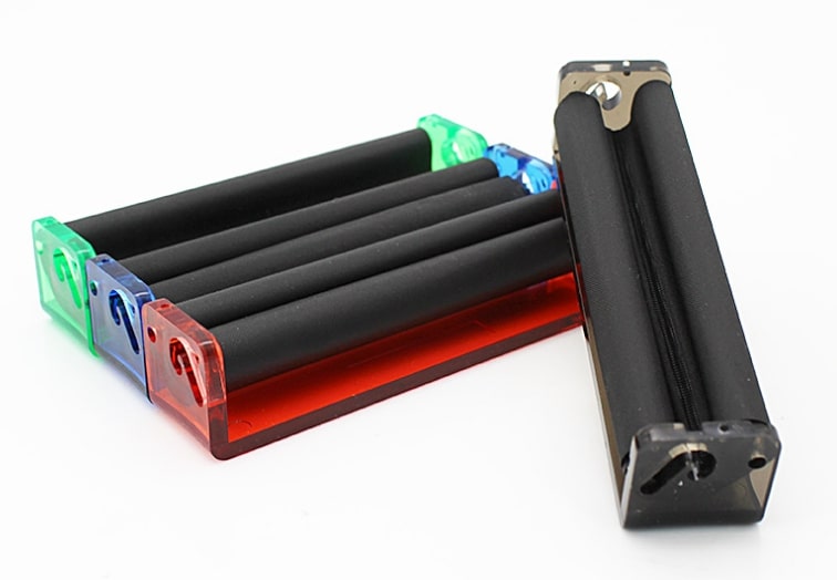 Fabricant de cigarettes en plastique