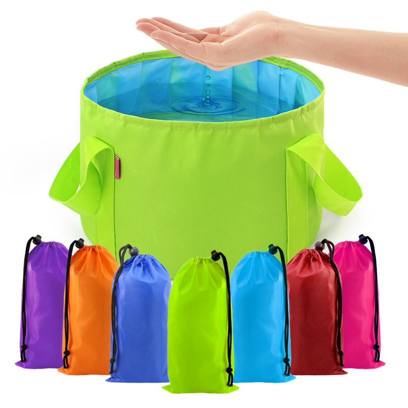 Seau d'eau pliant portatif