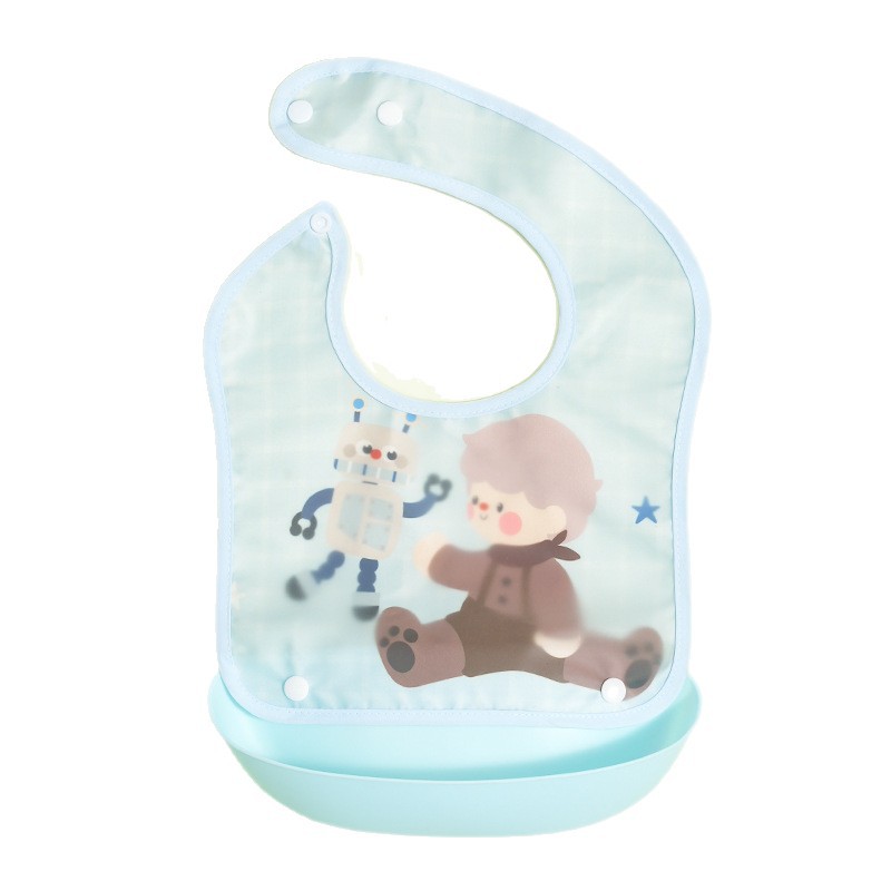 Bébé mangeant bib