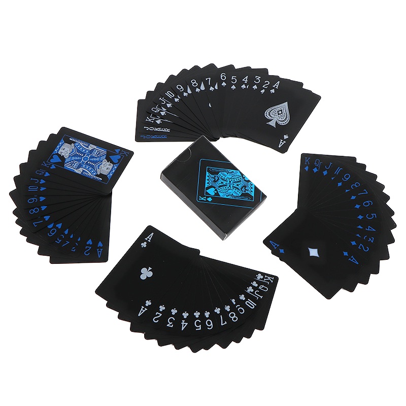 Papel negro jugando cartas
