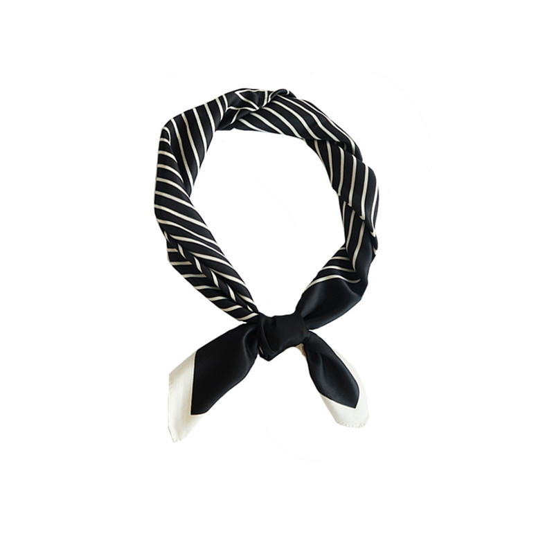 Foulard carré en soie