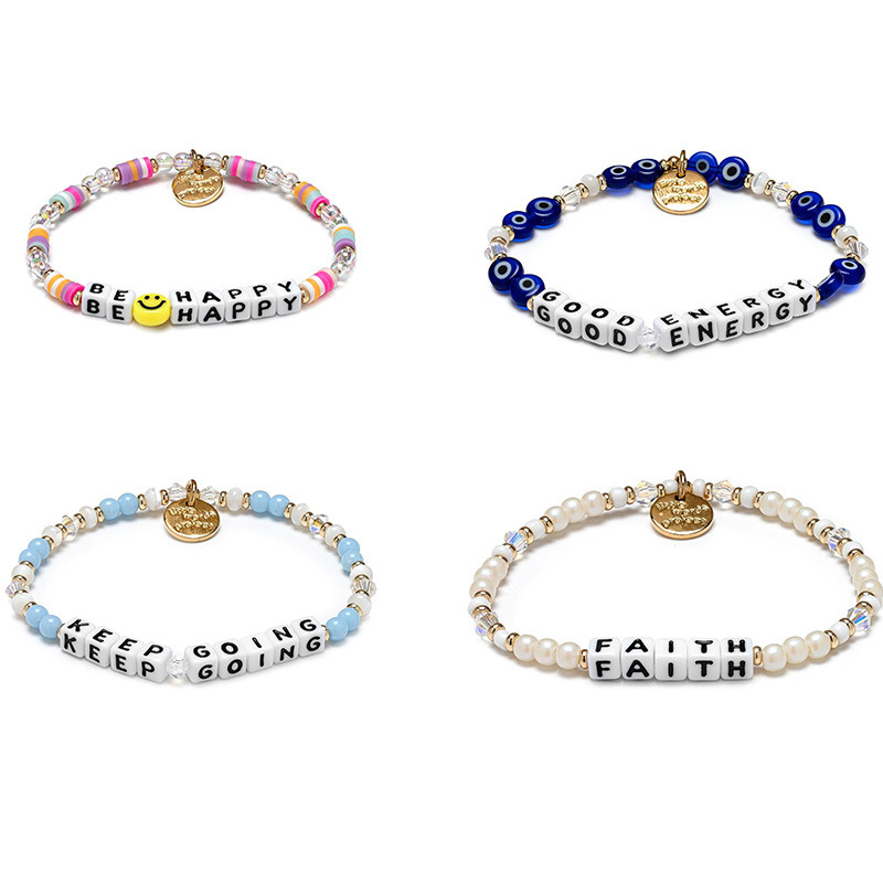 Bracelet perlé avec charme