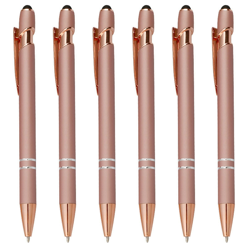 Avec stylo en or rose