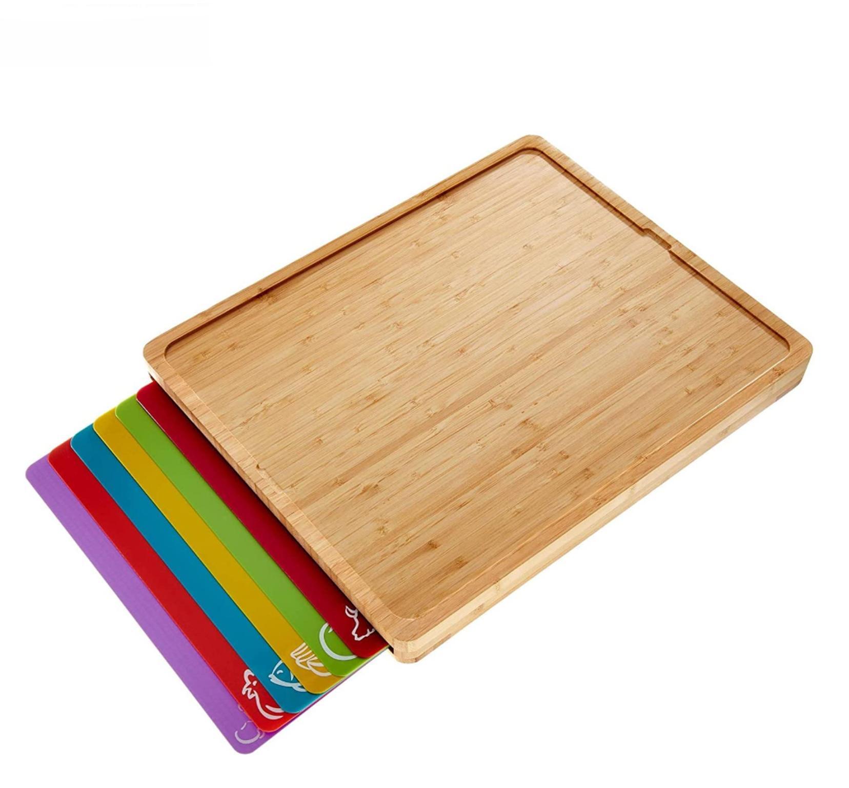 Tabla de corte de madera con 6 códigos de color