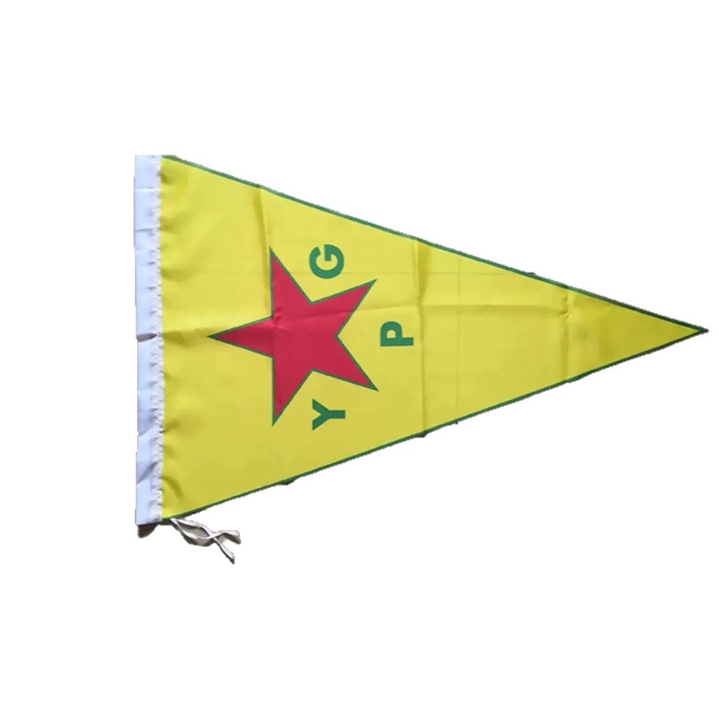 En polyester triangle pennant