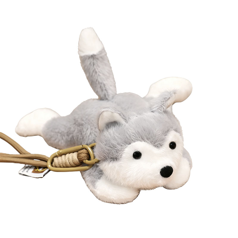 Poupée en peluche en peluche de dessin animé