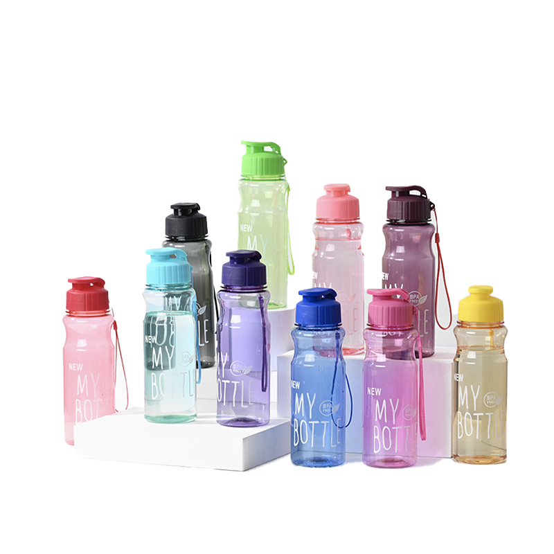 Bouteille d'eau de sport en plastique view 2
