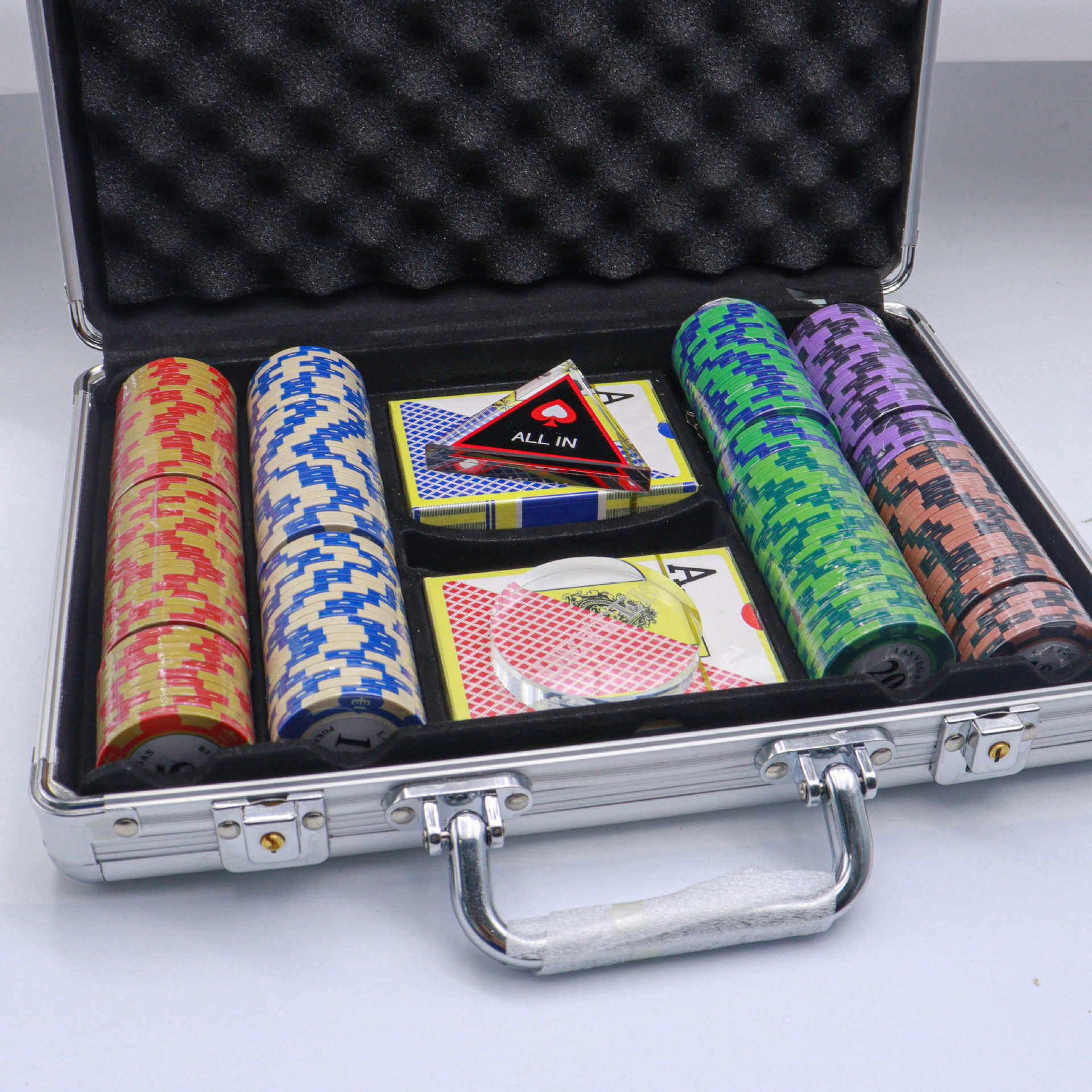 Poker Chip Set In Aluminum Case view 2