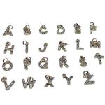 Pendentif lettre view 1