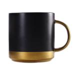 Tasse en céramique noire view 2