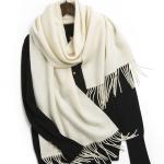 Foulard en laine avec poches view 1
