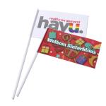 Drapeau en papier avec p flagpole view 1
