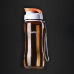 Bouteille d'eau de sport en plastique de 560ml view 1
