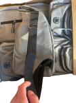 Una bolsa de pecho de hombro view 2