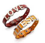 Bracelet lettre en cuir view 1