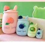 Coupe de fruits en forme d'oreiller en peluche view 3