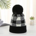 Bonnet plaid avec pompon view 2
