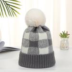 Bonnet plaid avec pompon view 6